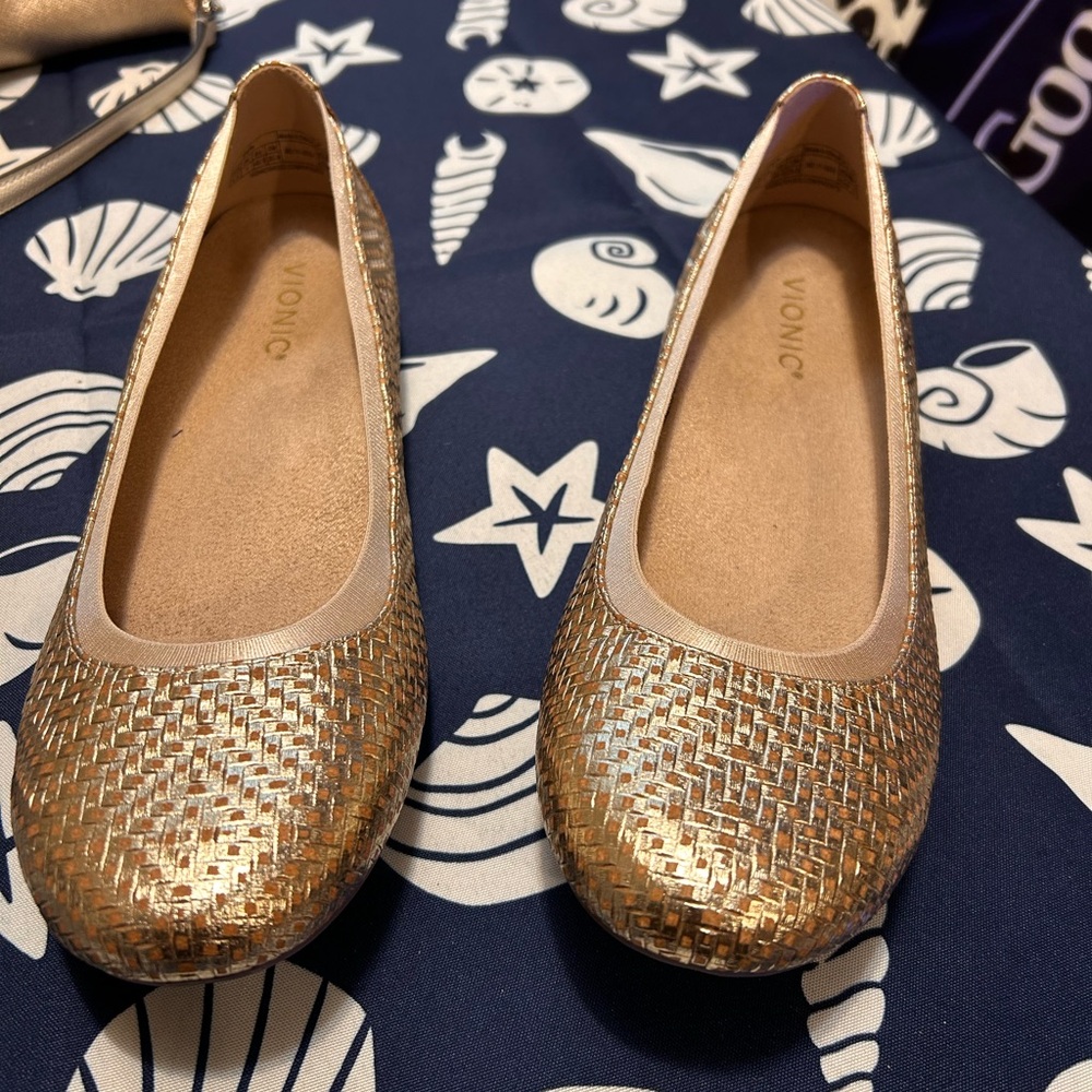 Vionic Anita Women's Gold Metallic Ballet Flats  Size 9.5